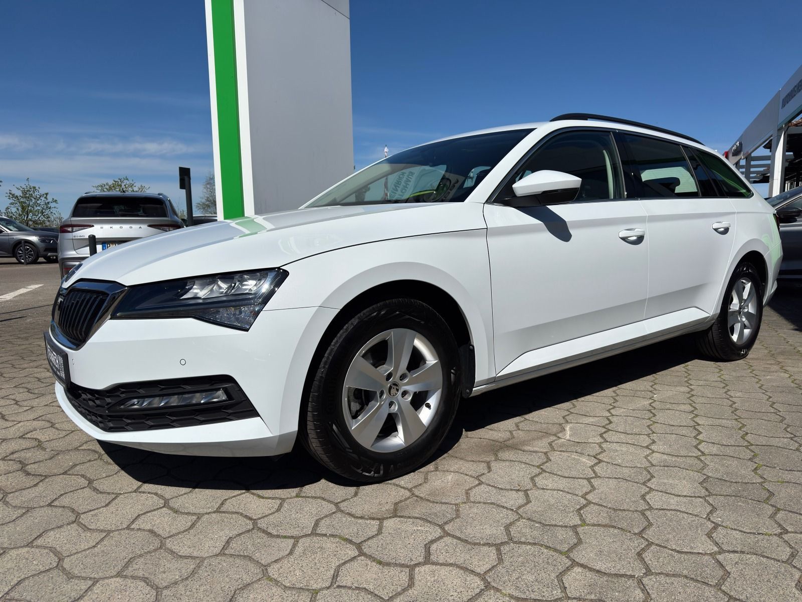 Fahrzeugabbildung SKODA Superb Combi 2.0 TDI 6-Gang*LED*PDC*SmartLink