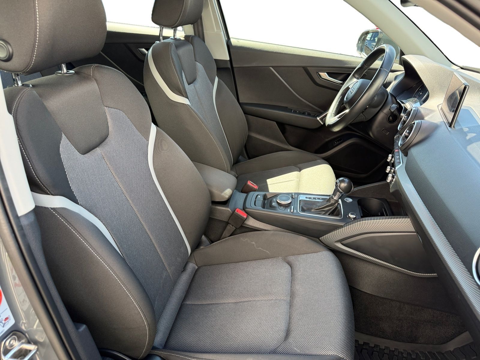 Fahrzeugabbildung Audi Q2 35 TDI S-tronic AHK AMBIENTE NAVI