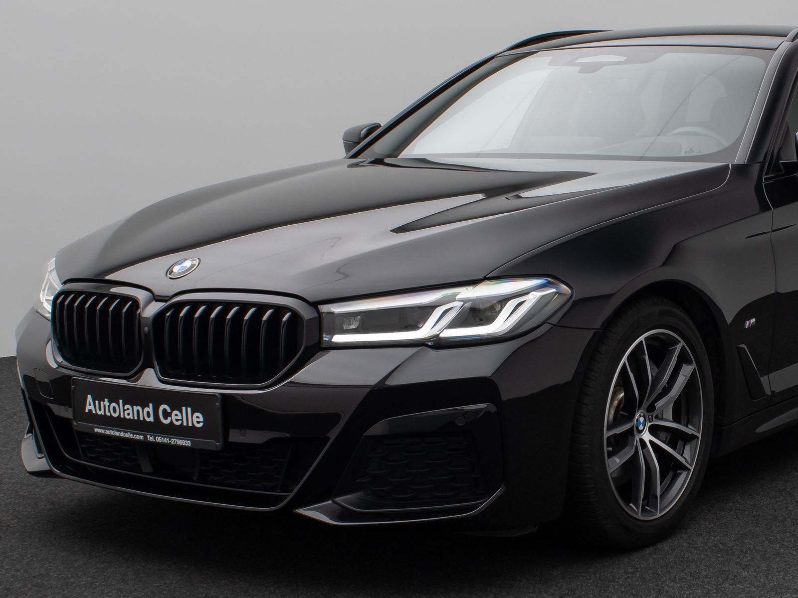Fahrzeugabbildung BMW 530d M Sport 360° HUD DAB H/K Komfortsitze ACC