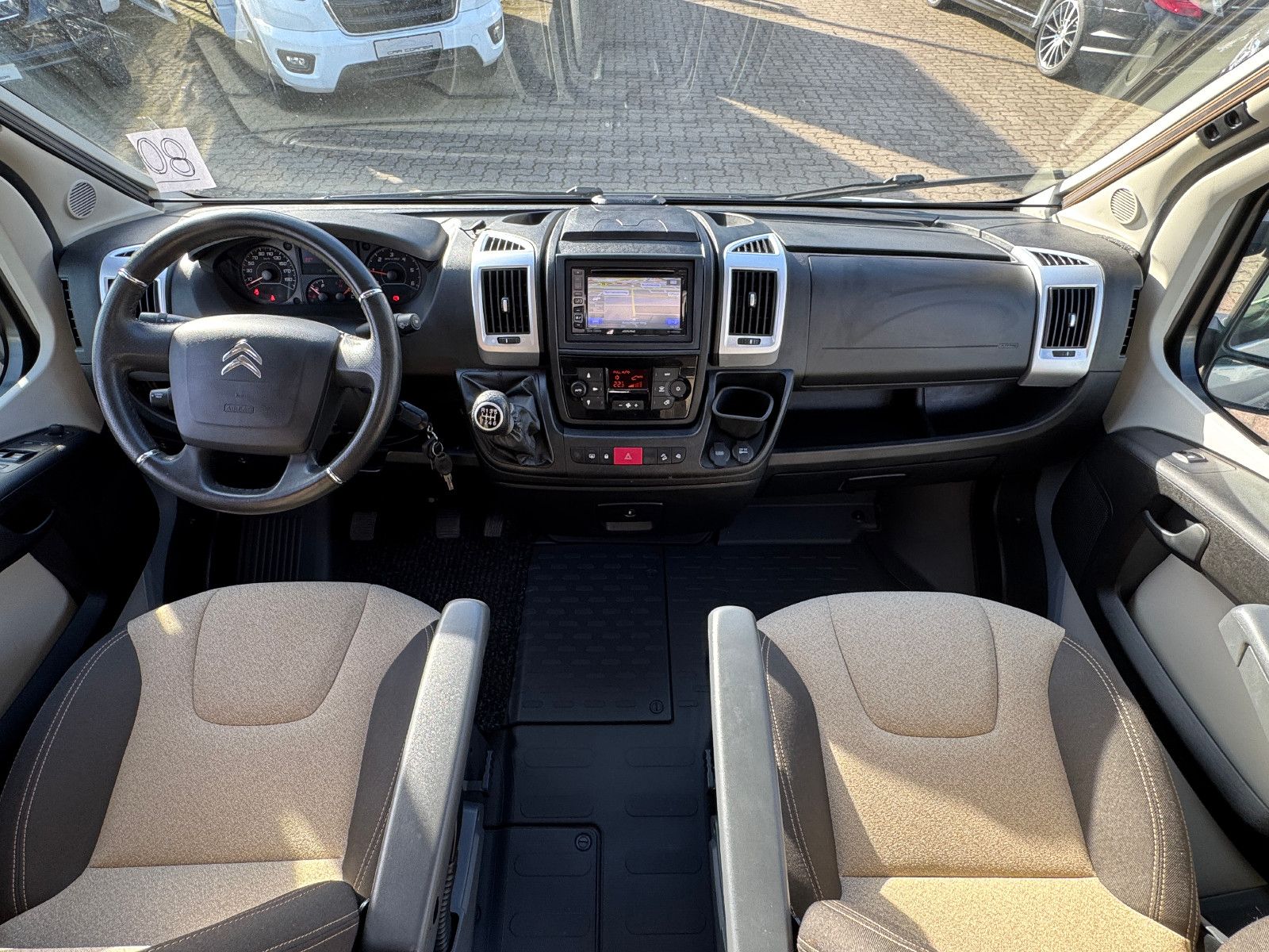 Fahrzeugabbildung Pössl SUMMIT 600 PLUS SOLAR TV AHK KAMERA NAVI SAT 1H