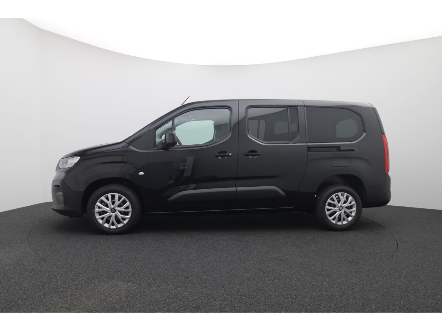 Fahrzeugabbildung Fiat Doblo Kombi L2 1.5 Diesel 96 kW Navigation