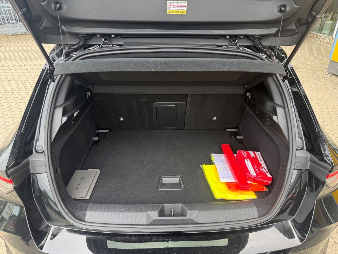 Fahrzeugabbildung Opel Astra L Ultimate Paket SHZ+LHZ+HUD+Kamera+Pano