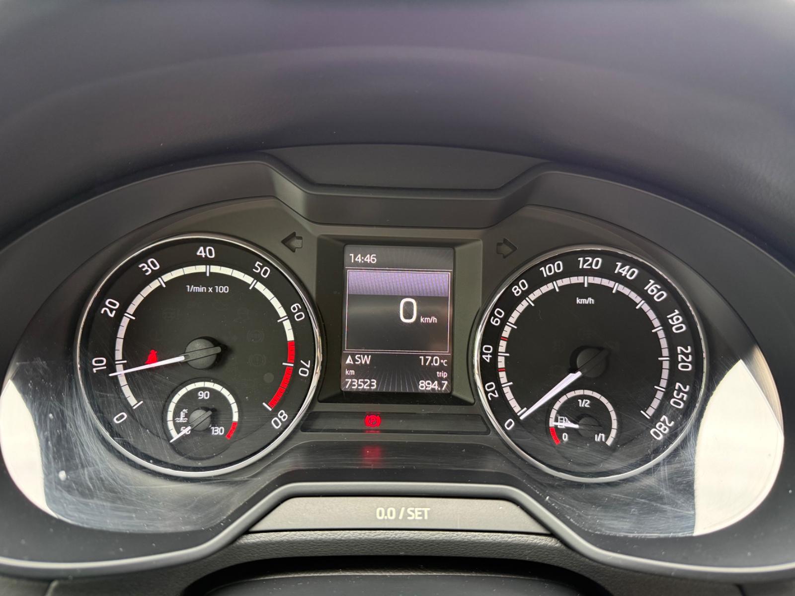 Skoda Octavia Combi RS Klima Navi Xenon -nur 73.000km!