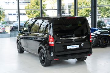 Mercedes V 220 - 8