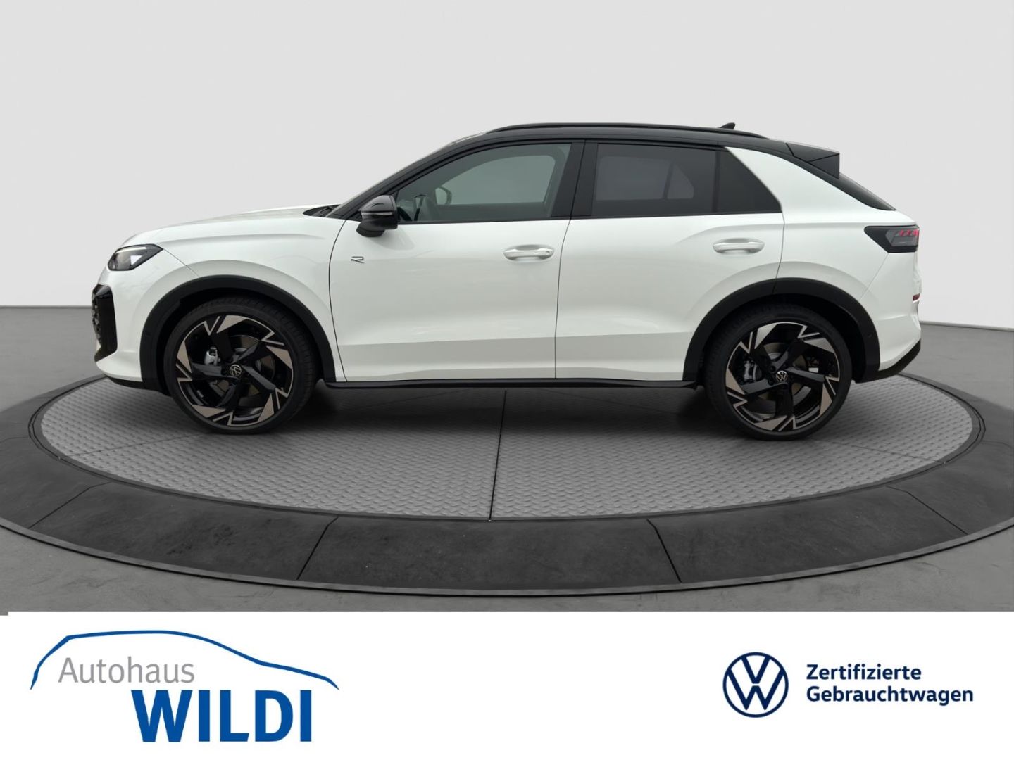 Volkswagen T-Roc R-Line 1.5 eTSI DSG Navi LED ACC HEAD-UP foto 3