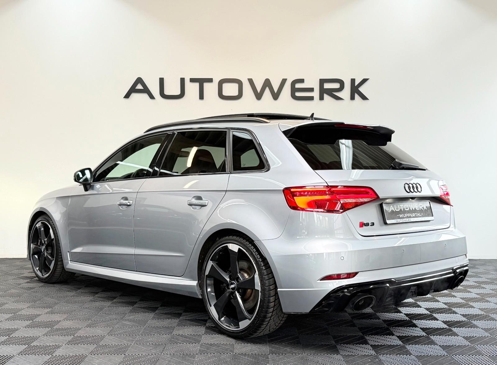 Audi RS 3 Sportback 2.5 TFSI Quattro*SCHALE*PANO*KAME