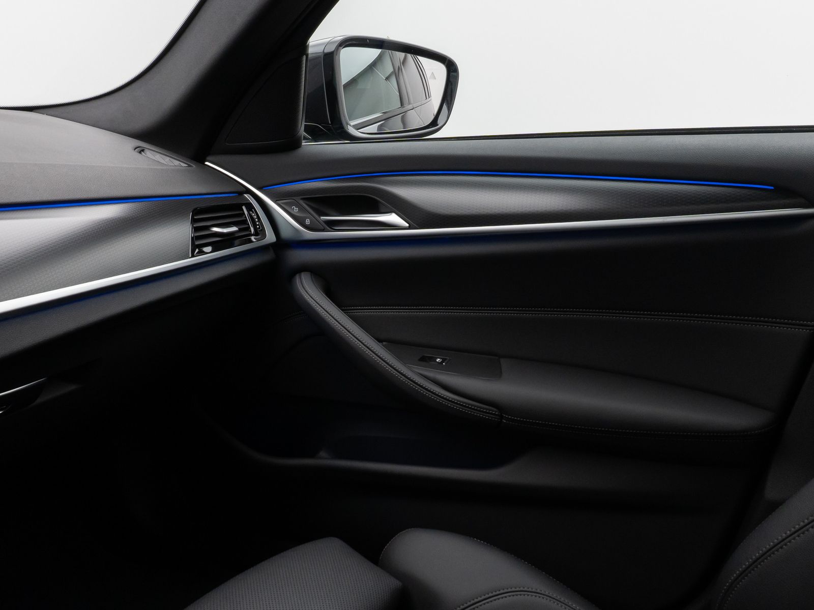 Fahrzeugabbildung BMW 530d xD M Sport Laser Kamera HUD DAB HiFi Komfor