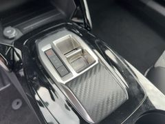 Foto Nummer 18: PEUGEOT 2008