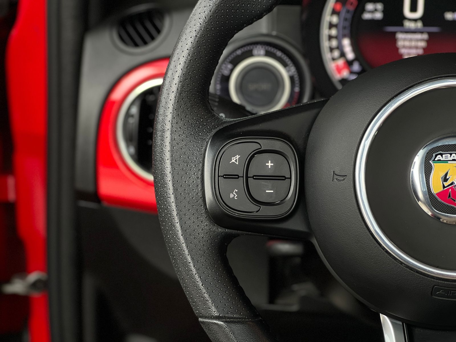 Fahrzeugabbildung Abarth 595C 1.4 T-Jet KLIMA NAVI ALU