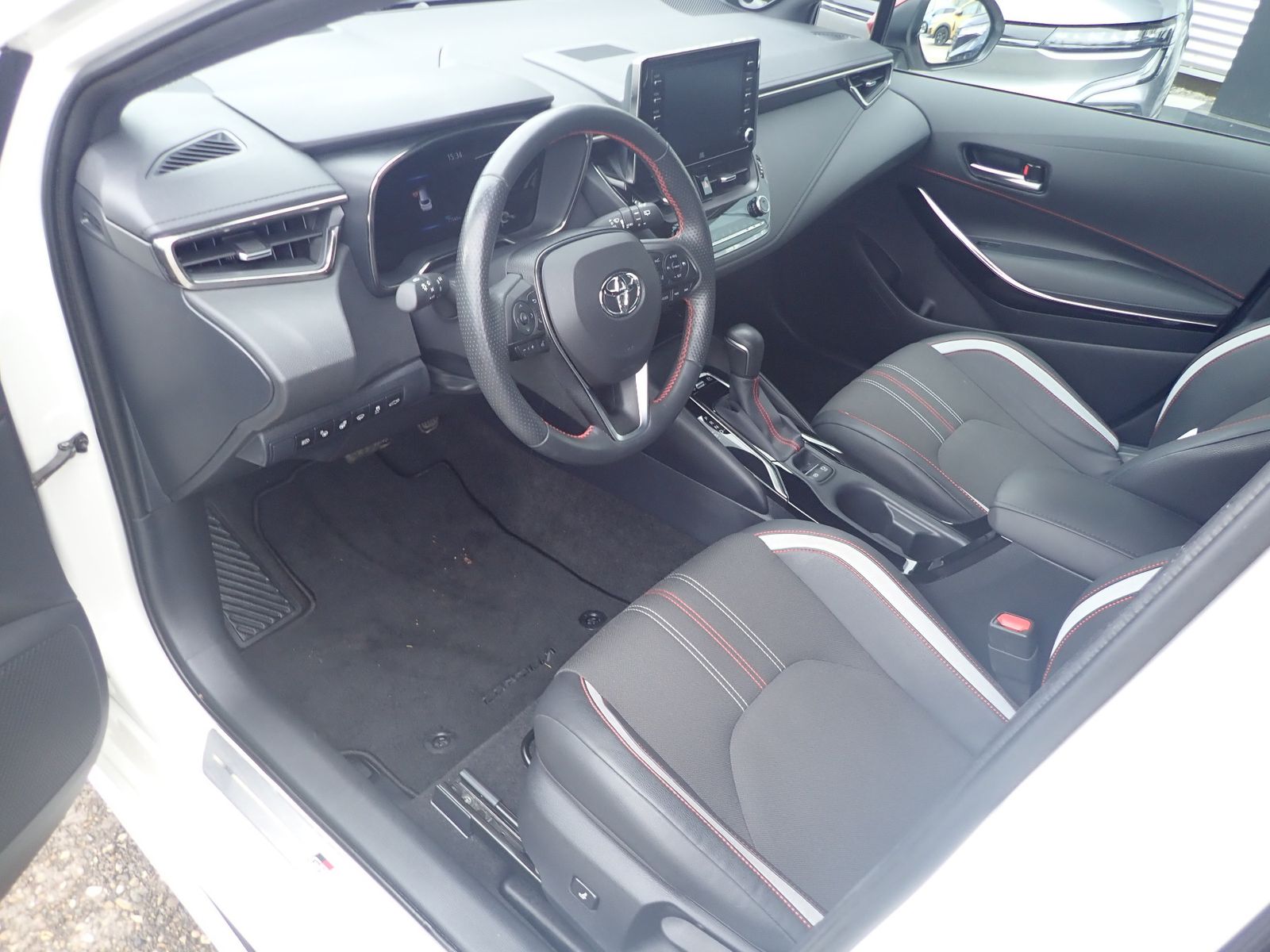 Fahrzeugabbildung Toyota Corolla Touring Sports Hybrid GR Sport 2.0