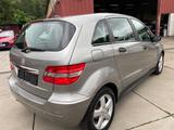 Mercedes-Benz B 170 Automatik/Leder/Navi/Klima/SitzHeiz/PDC - graue Mercedes-Benz B 170