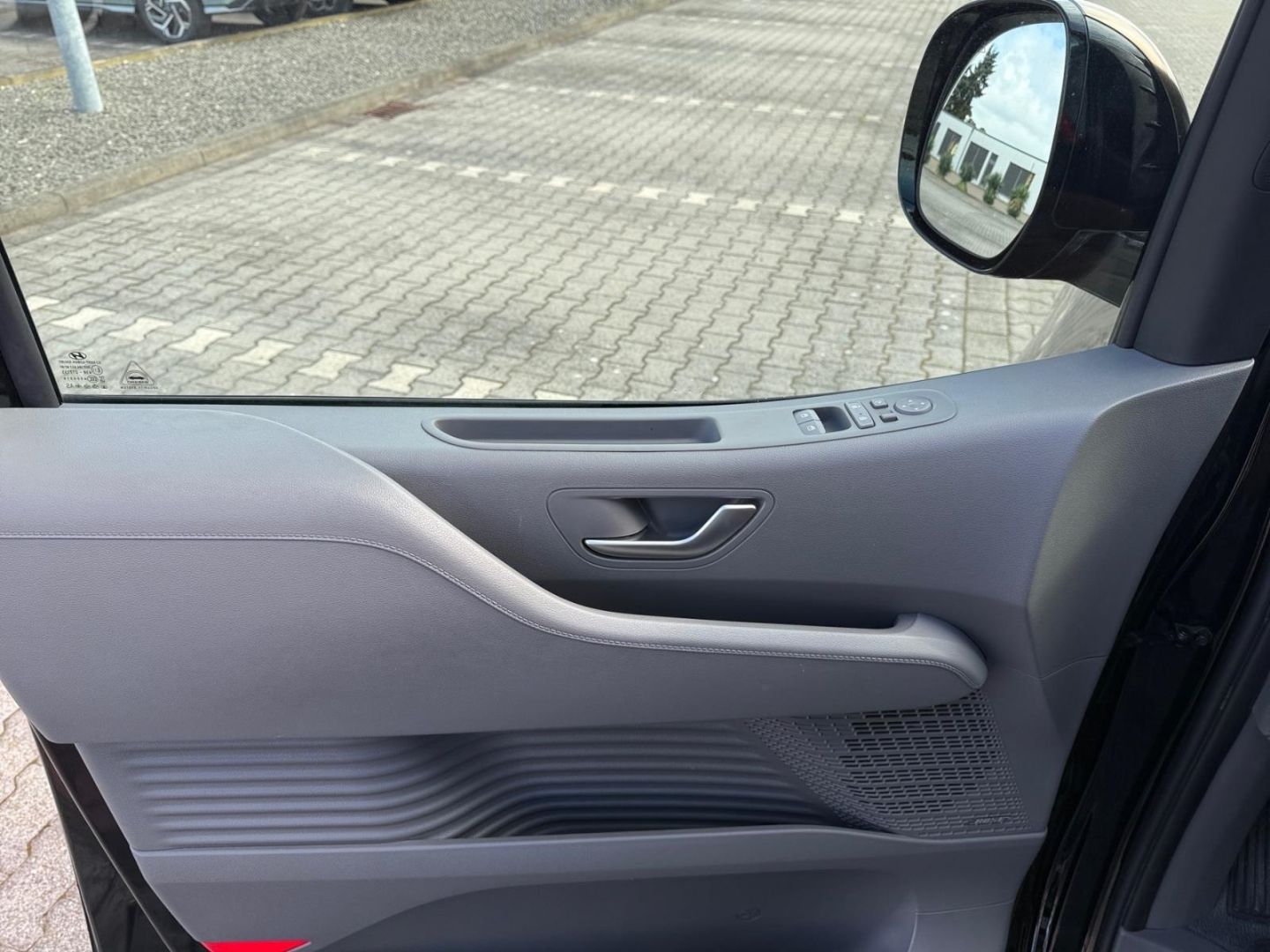 Fahrzeugabbildung Hyundai STARIA Signature 2.2 CRDi 7-Sitzer BOSE+AHK+360°