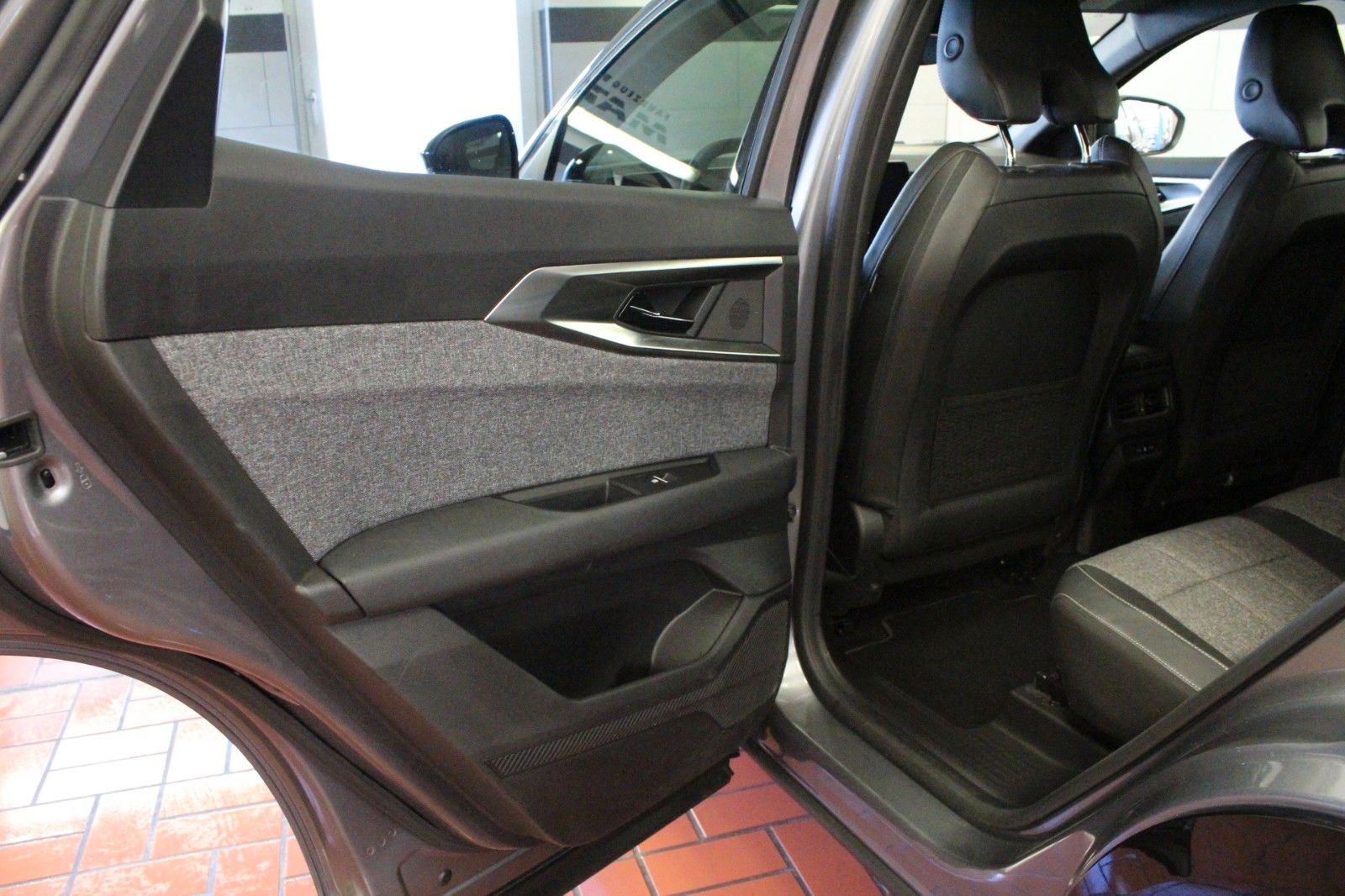 Fahrzeugabbildung Renault Espace Full Hybrid 200 Techno 7 Sitzer