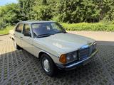 Mercedes-Benz 200 D w123, Taxi-Ausführung! Oldtimer - Mercedes-Benz 200 aus 1980