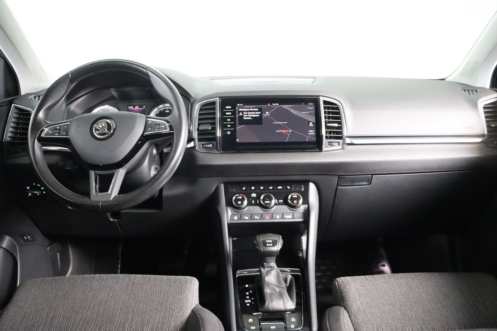 Fahrzeugabbildung SKODA Karoq 4x4 Memory * Navi * DSG * LED * AHK