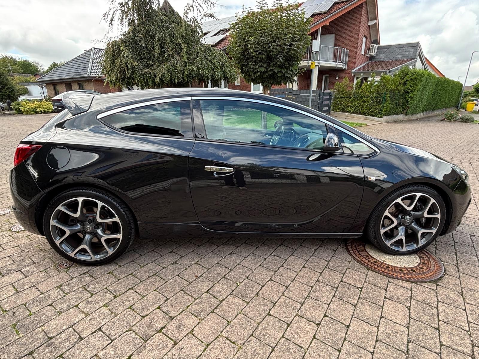 Opel Astra J GTC OPC 2.0 280ch - Carnet entretien - Sièges sport - Régulateur de vitesse - Suspension sport