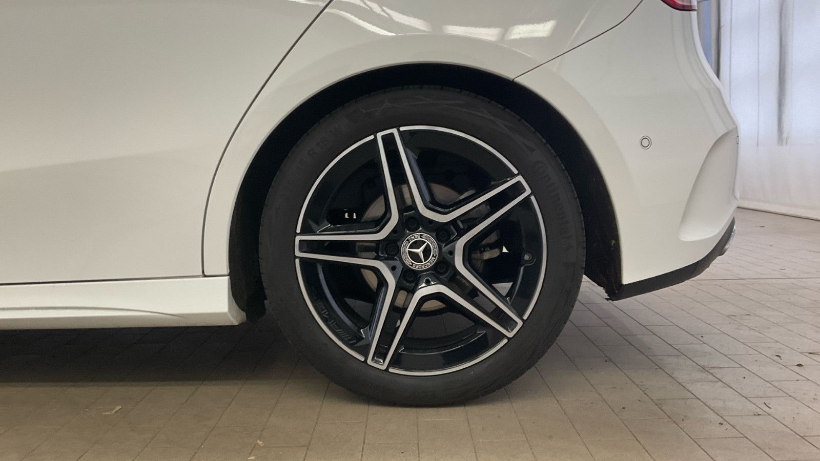 Fahrzeugabbildung Mercedes-Benz A 200 AMG-Line Pano Night Tempomat Kamera Ambi.