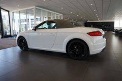 AUDI TT Roadster 1.8 TFSI | MMI | Xenon | Alcantara AUDI TT Roadster 1.8 TFSI | MMI | Xenon | Alcantara