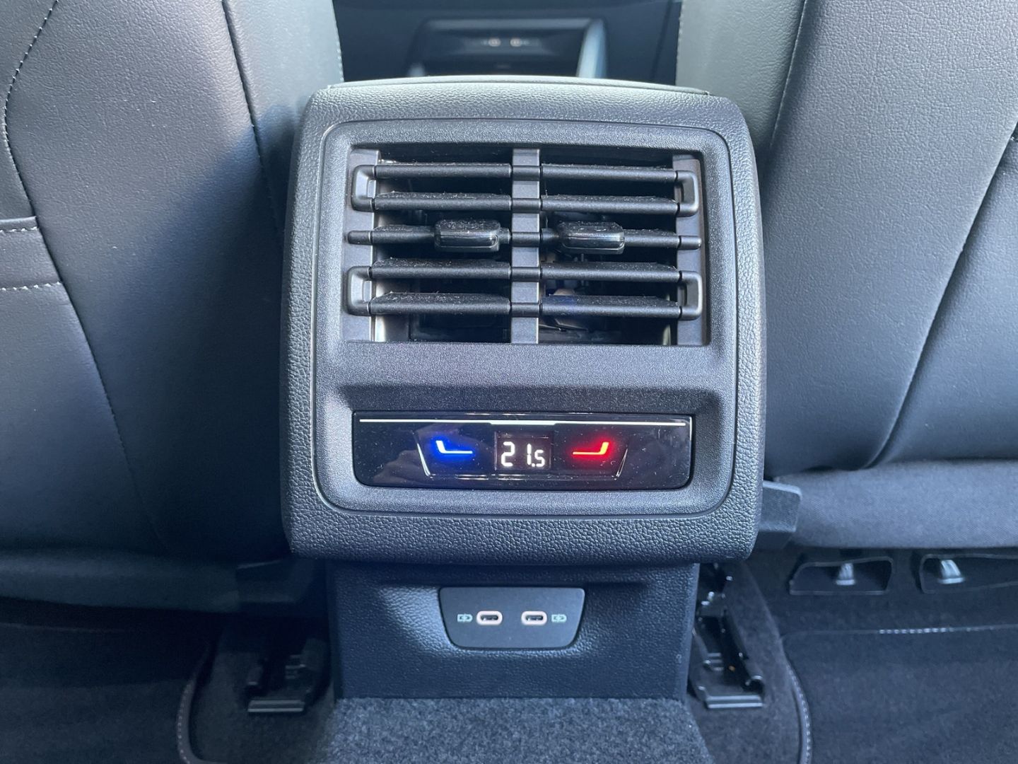 Golf VIII 2.0 TDI DSG Goal AHK/Kamera/Navi/ACC