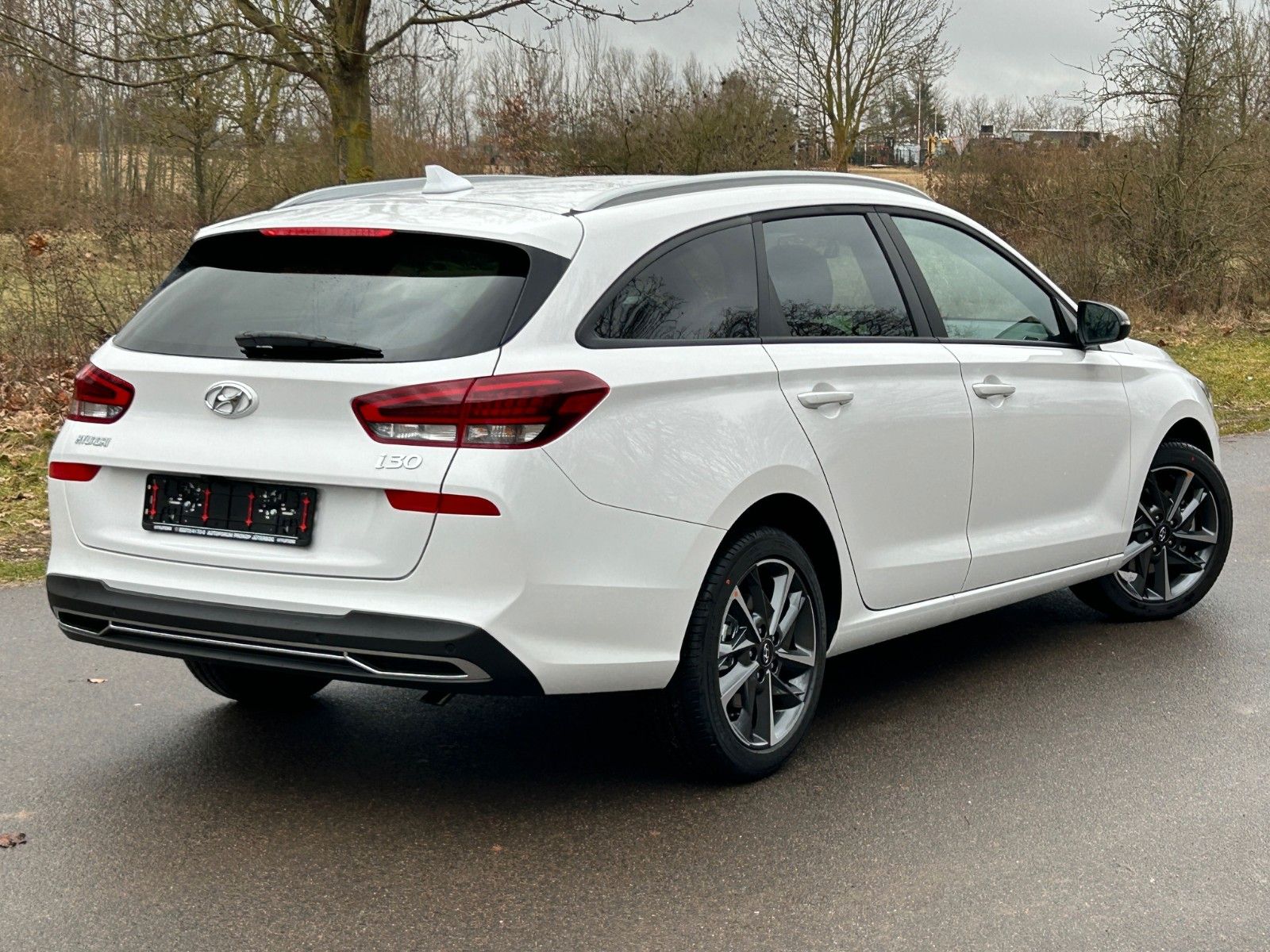 Fahrzeugabbildung Hyundai i30 1.0 T-GDI Connect & Go *Navi*Kamera*PDC*LED*