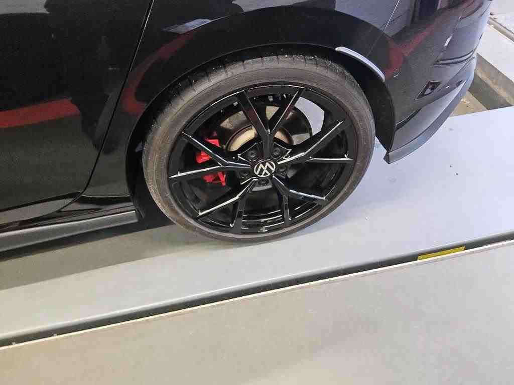 Volkswagen Golf VIII 2.0 TSI GTI Clubsport MATRIX-LED PANO foto 6