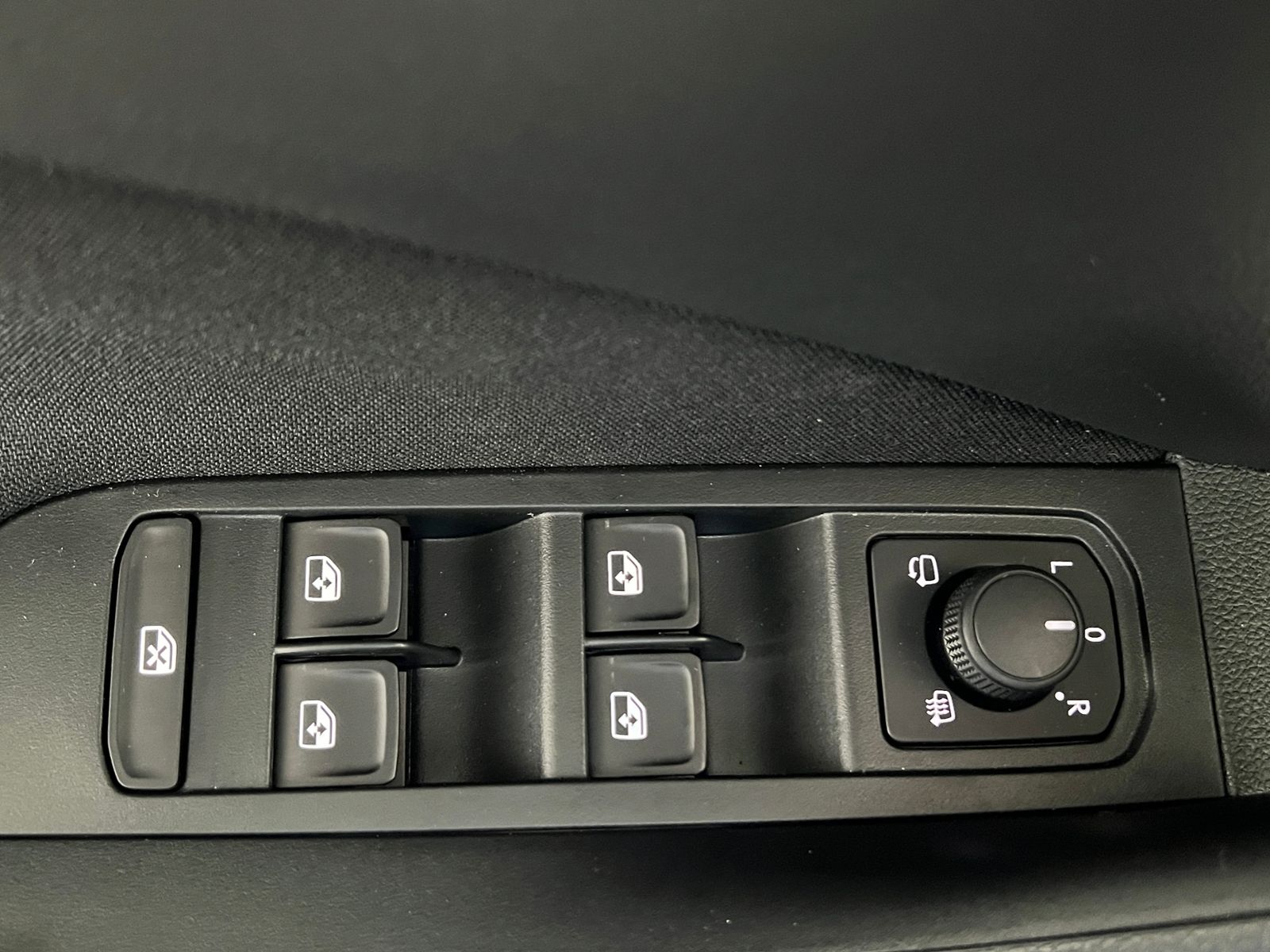 Fahrzeugabbildung SKODA Kamiq Selection 1.0 TSI DSG *LED, ACC, SmartLink