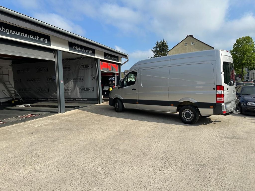 Image of Mercedes-Benz Sprinter