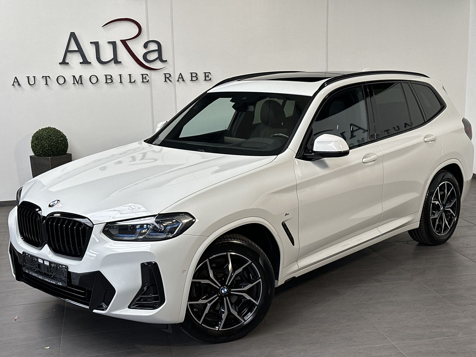 Fahrzeugabbildung BMW X3 xDrive20d M-Sport NAV+LASER+PANO+HUD+KAM+19ZO