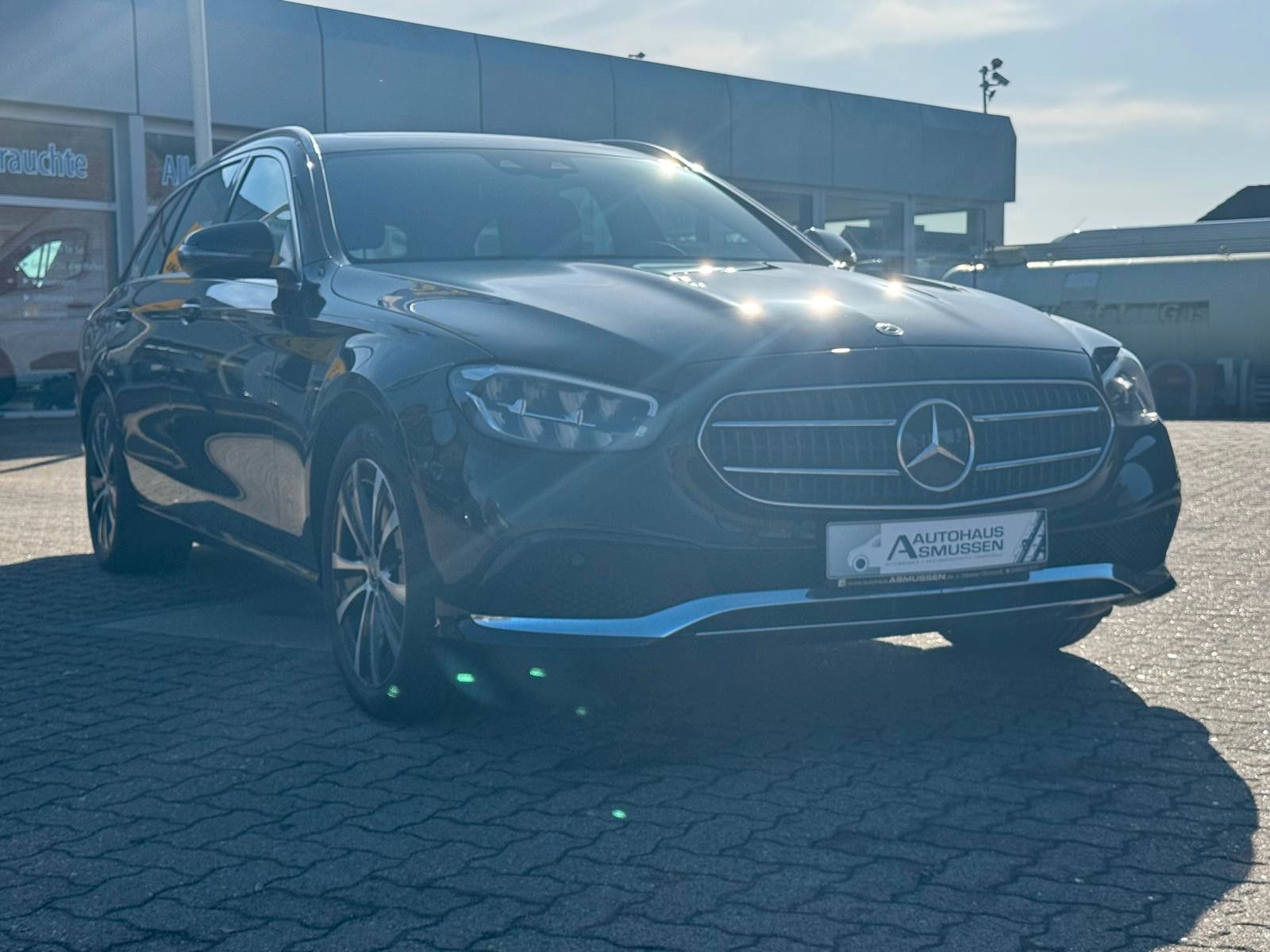 Mercedes-Benz E 300 de 4Matic Avantgarde AHK imagem 2