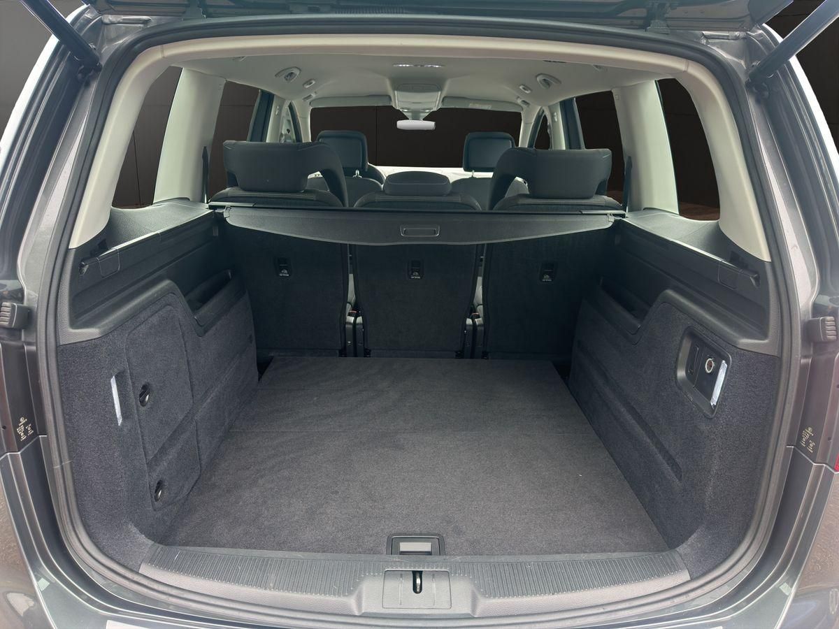 Sharan Comfortline  2.0 TDI DSG ACC STDHZ PDC