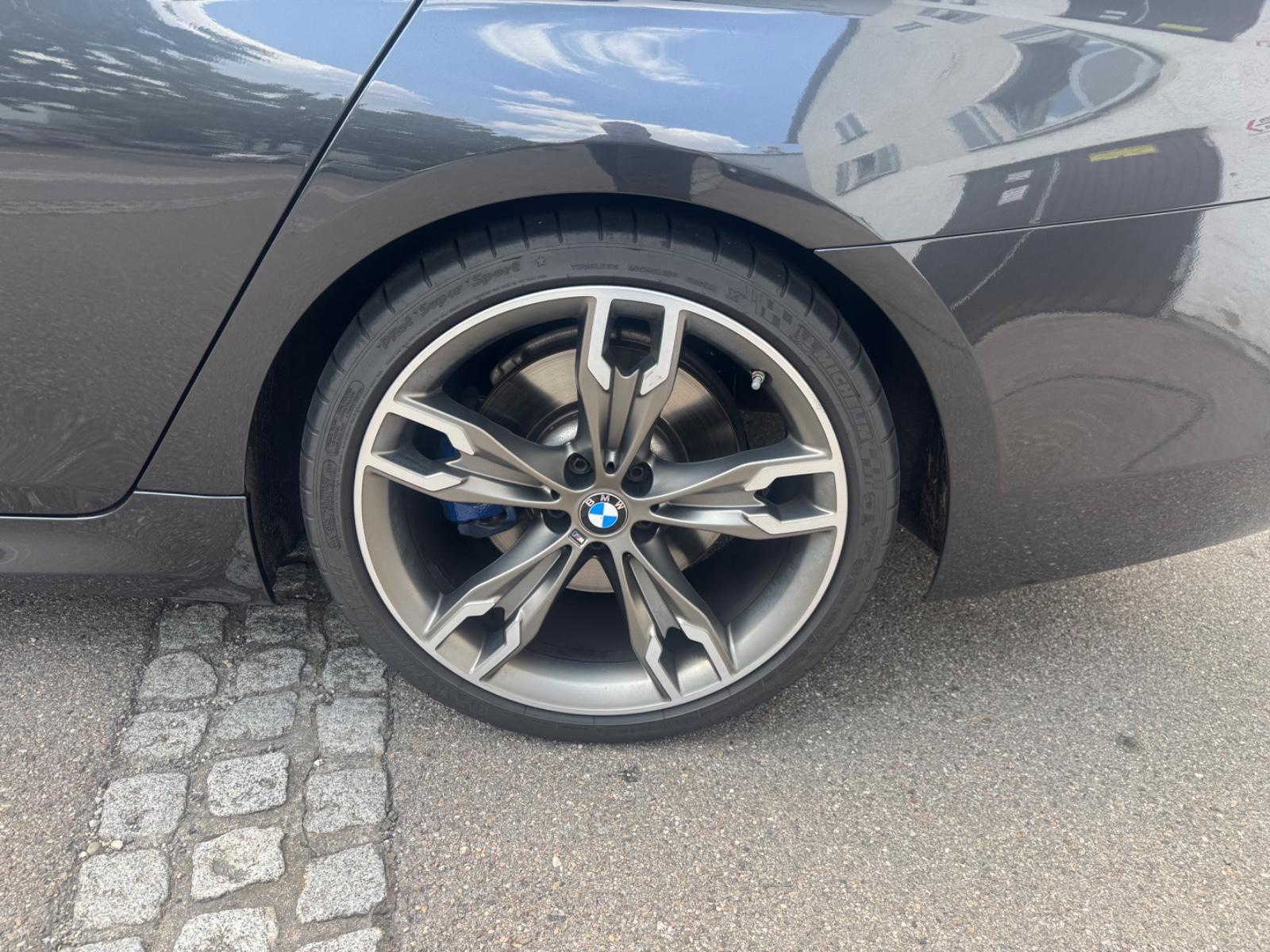 BMW M550 i xDrive/HUD/LED/Titan