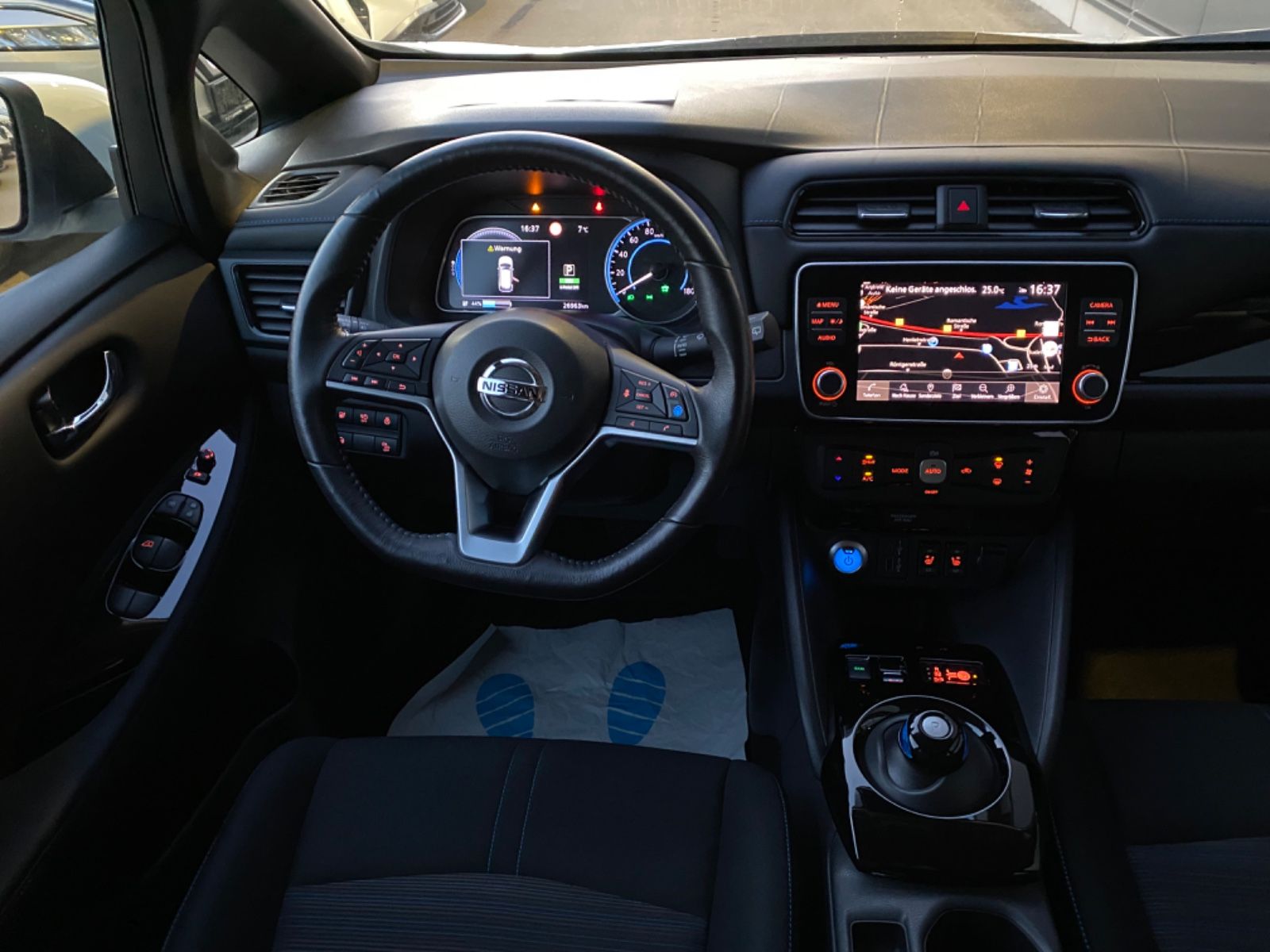 Fahrzeugabbildung Nissan Leaf N-Connecta - 360°Kamera, Klimaautom.;SOH97%