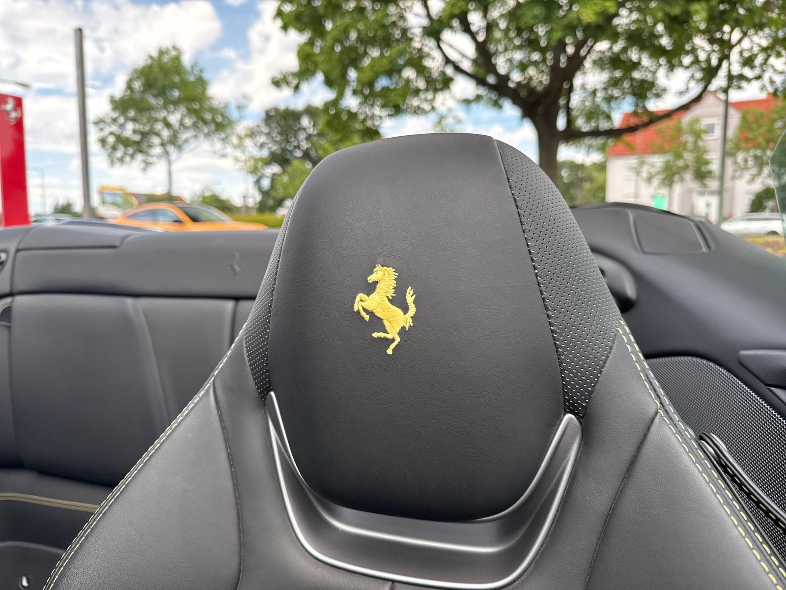 Ferrari Portofino *Embleme*Navi*PDC*Klima*Leder* foto 18