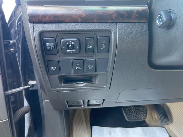 Toyota Land Cruiser  200 V8 Executive – JBL
