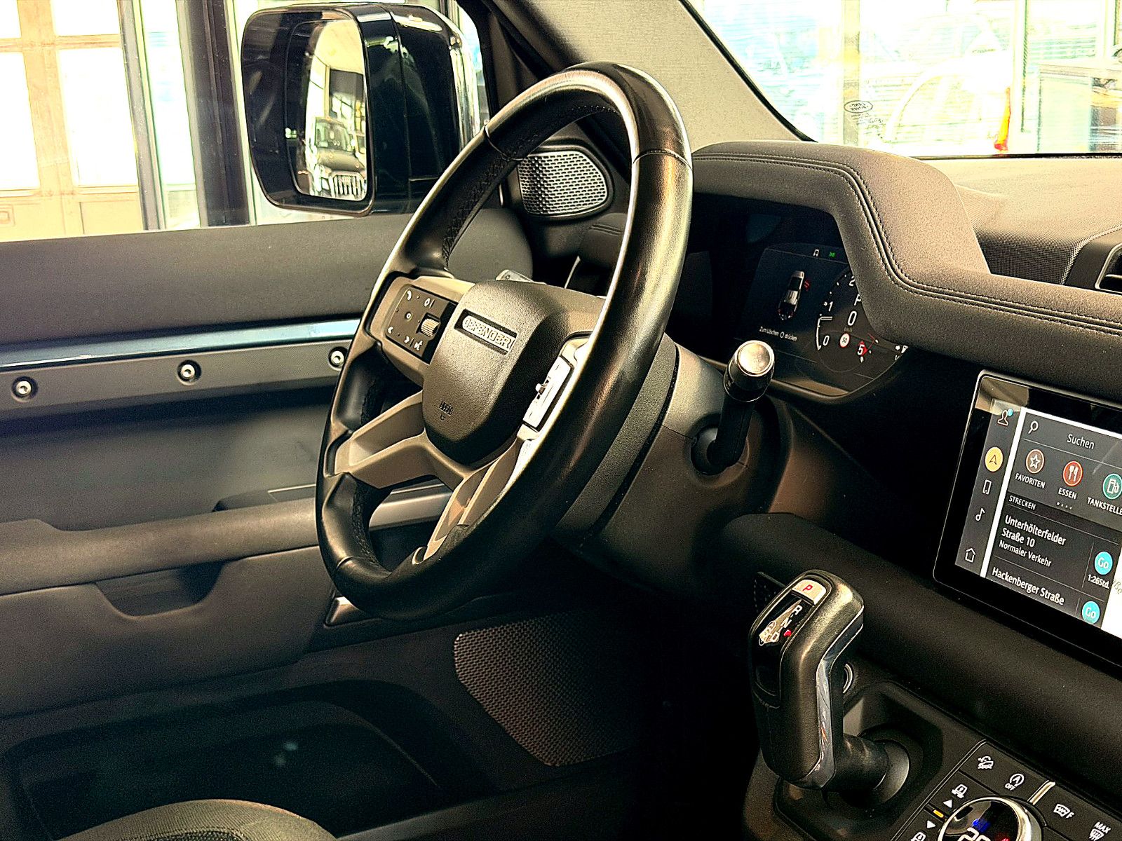 Fahrzeugabbildung Land Rover Defender 110 Hard Top S/3-SITZE/NAVI/LEDER/360''