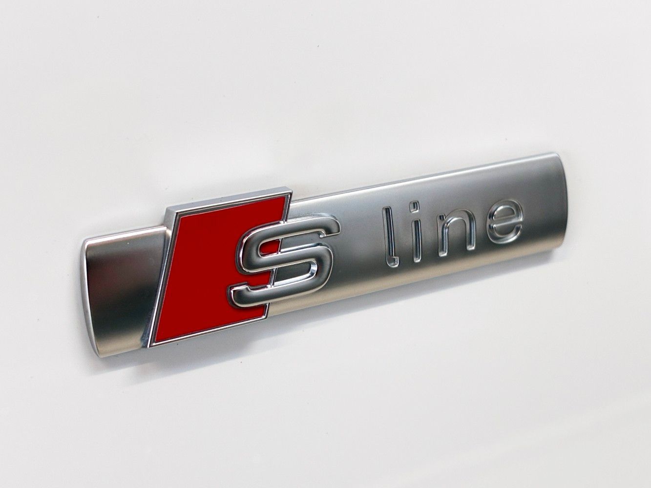 Audi A4 Avant 40 2.0 TDI quattro S-Line AHK StandHeiz foto 22