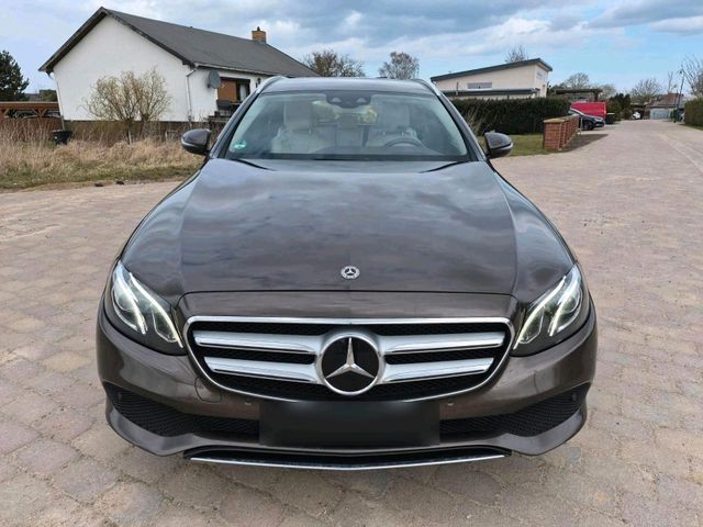 MERCEDES-BENZ E 400