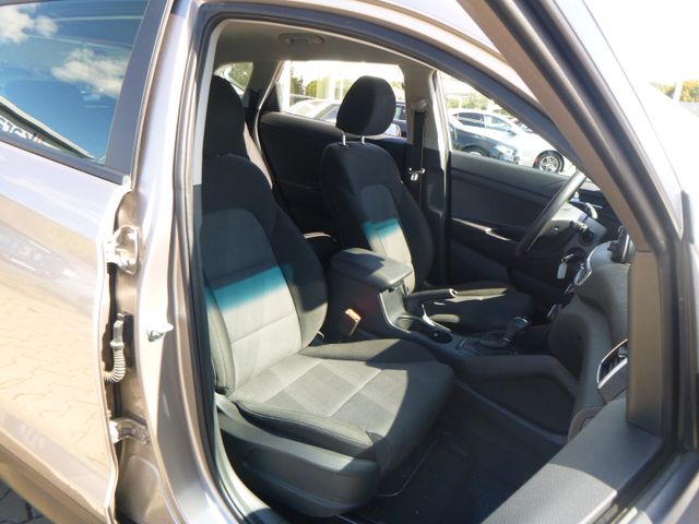 Fahrzeugabbildung Hyundai Tucson Pure 2WD >64.818KM/Automatik<