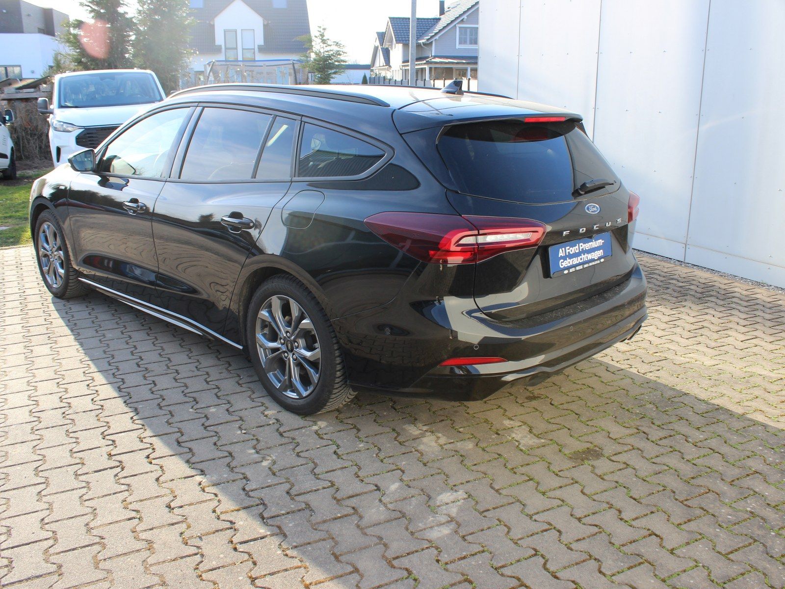 Fahrzeugabbildung Ford Focus ST-Line X 1,0 EcoBoost Start/Stopp