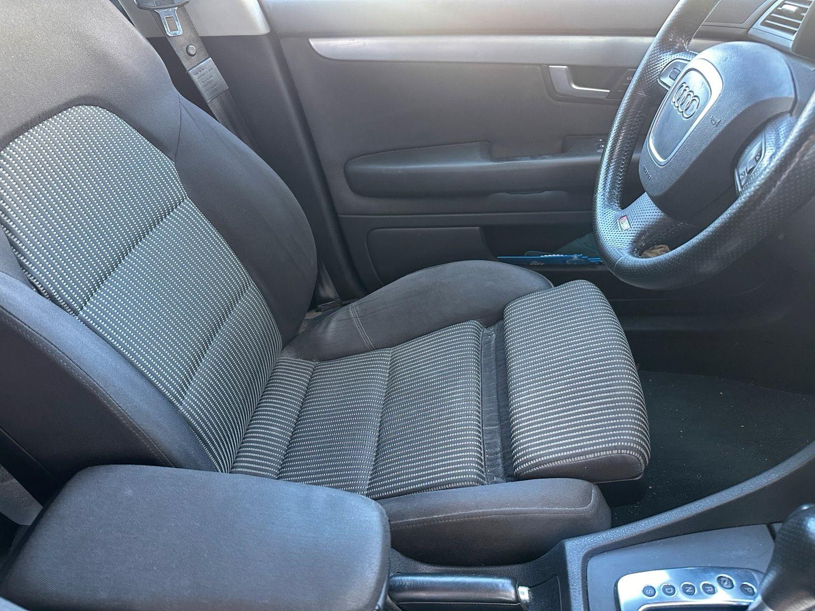 Audi A4 2005 — engine