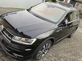 Volkswagen Tiguan 2.0 TSI 162kW DSG 4MOTION Highline Hi... - VW Tiguan von privat