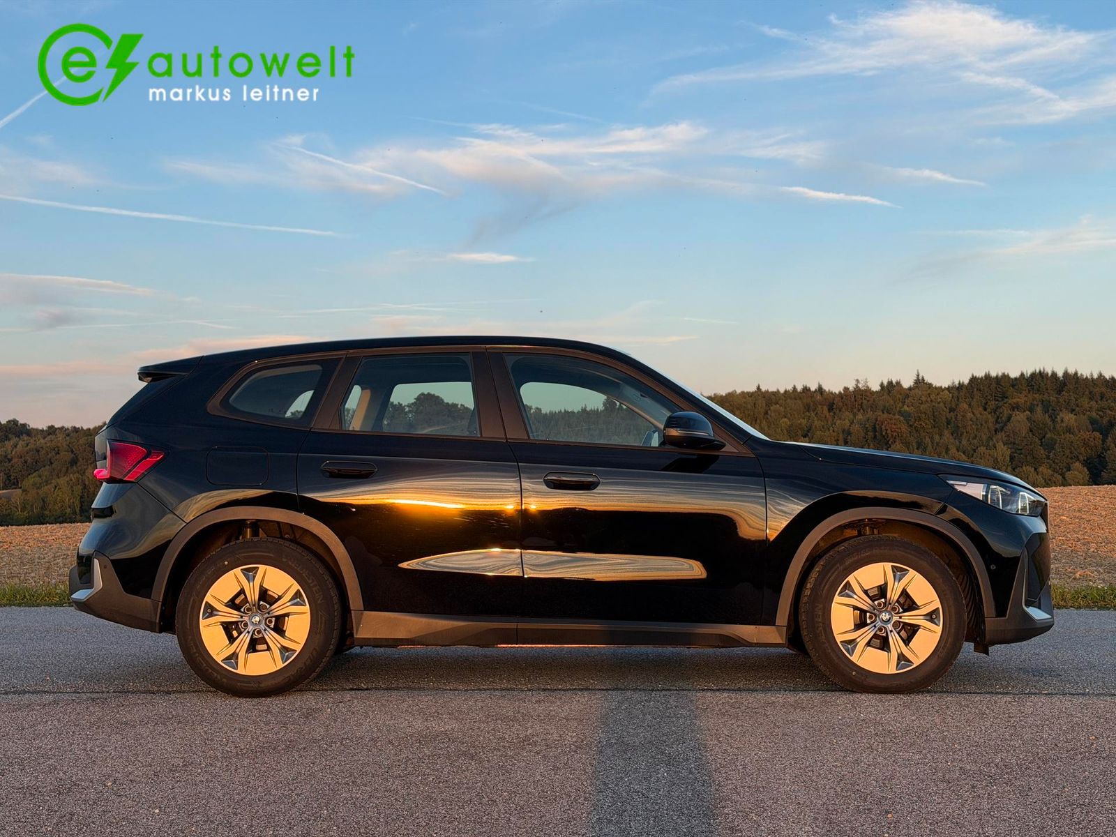 BMW iX1 xDrive30 65kWh adapt. LED Komfortzugang RFK imagem 3