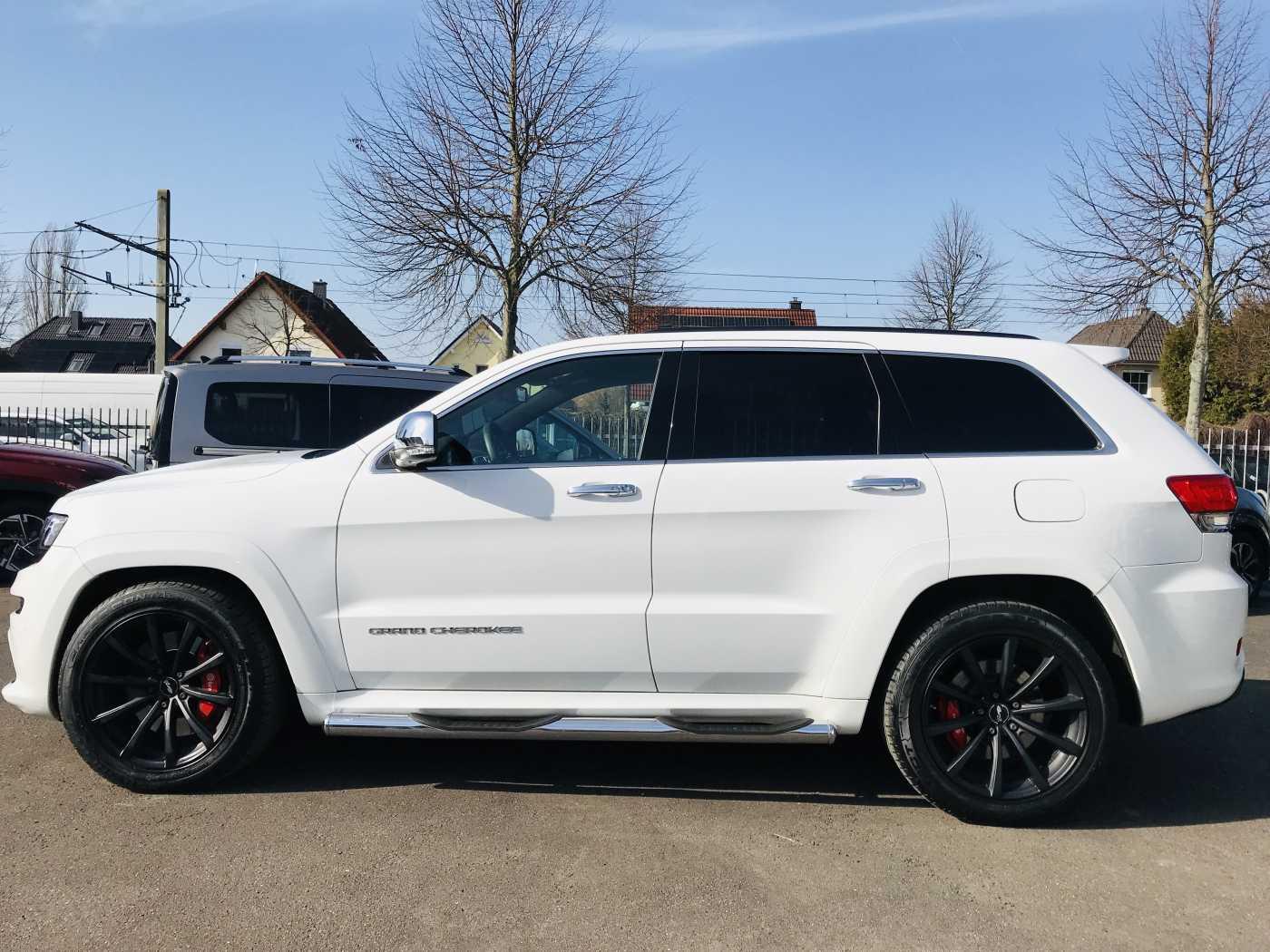 Jeep Grand Cherokee SRT 6.4 V8 HEMI 468 ch BVA 4x4 / Toit panoramique / Harman Kardon / Sièges ventilés / ACC