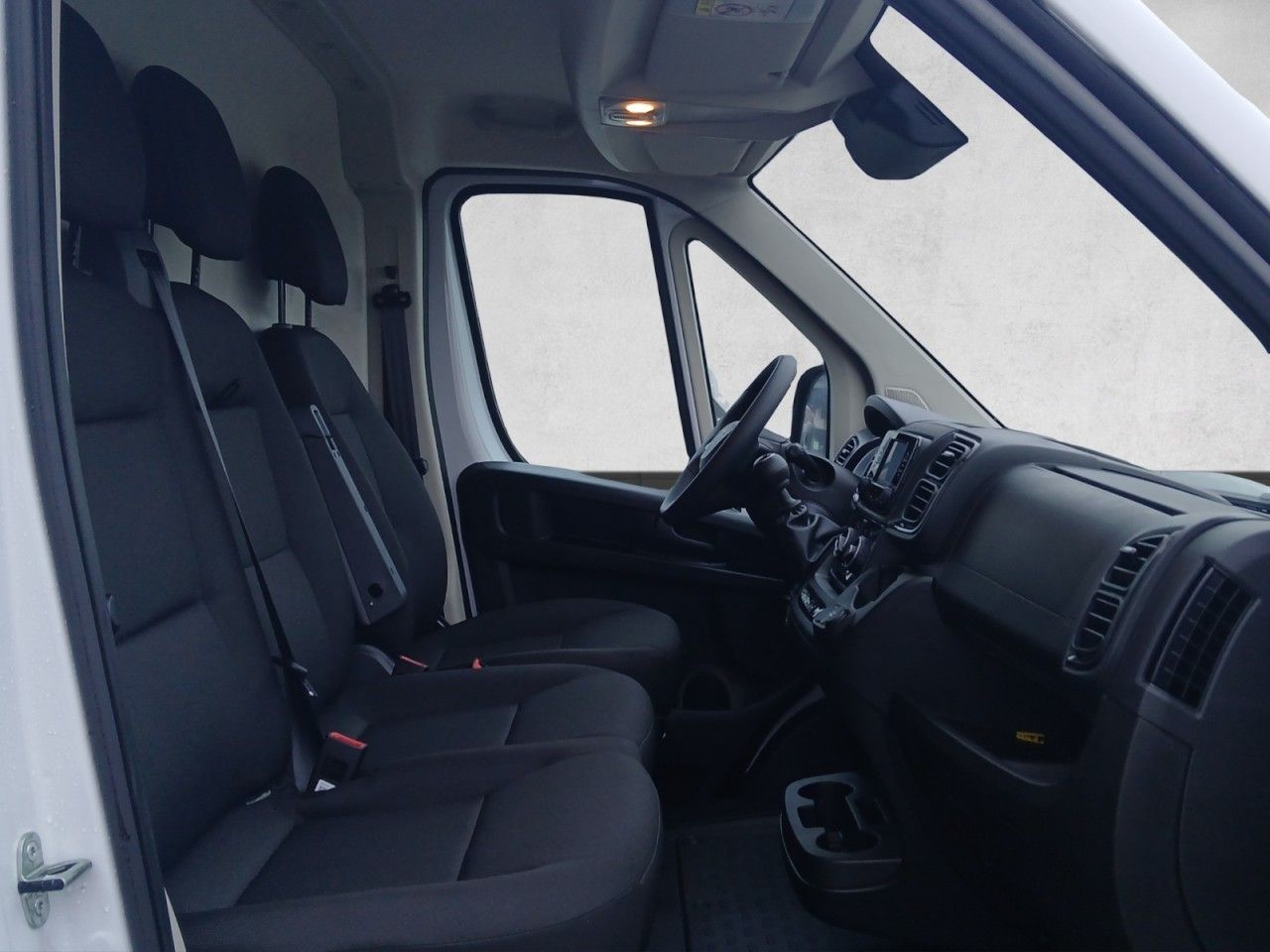 Fahrzeugabbildung Fiat Ducato H2 Kastenwagen 35 L3H2 140 - Kamera uvm.