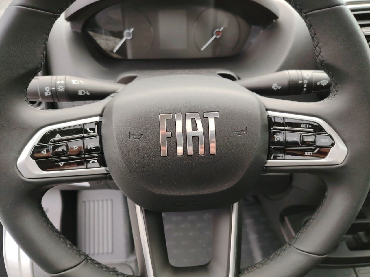 Fahrzeugabbildung Carado V337 PRO+ Automatik Markise Klima Fenster el.