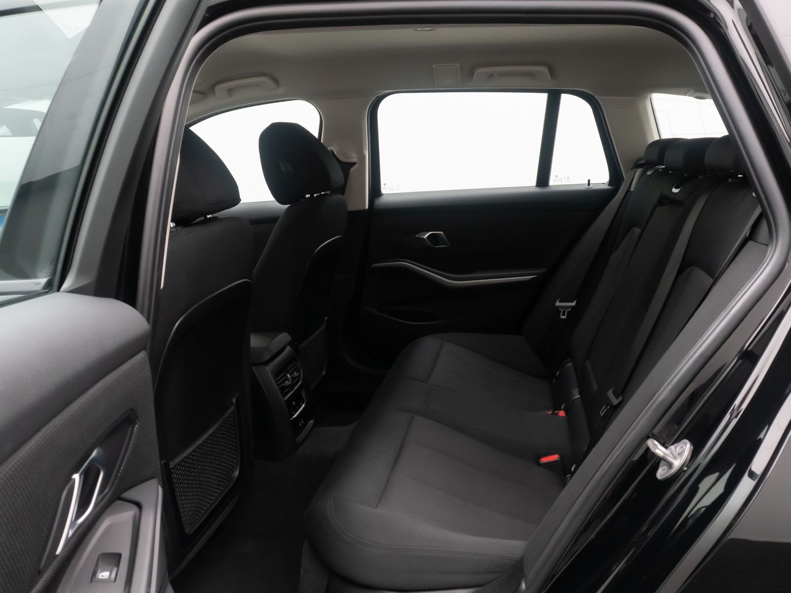 Fahrzeugabbildung BMW 320e Widscreen DAB Cockpit+ PDC GeschwindigReg