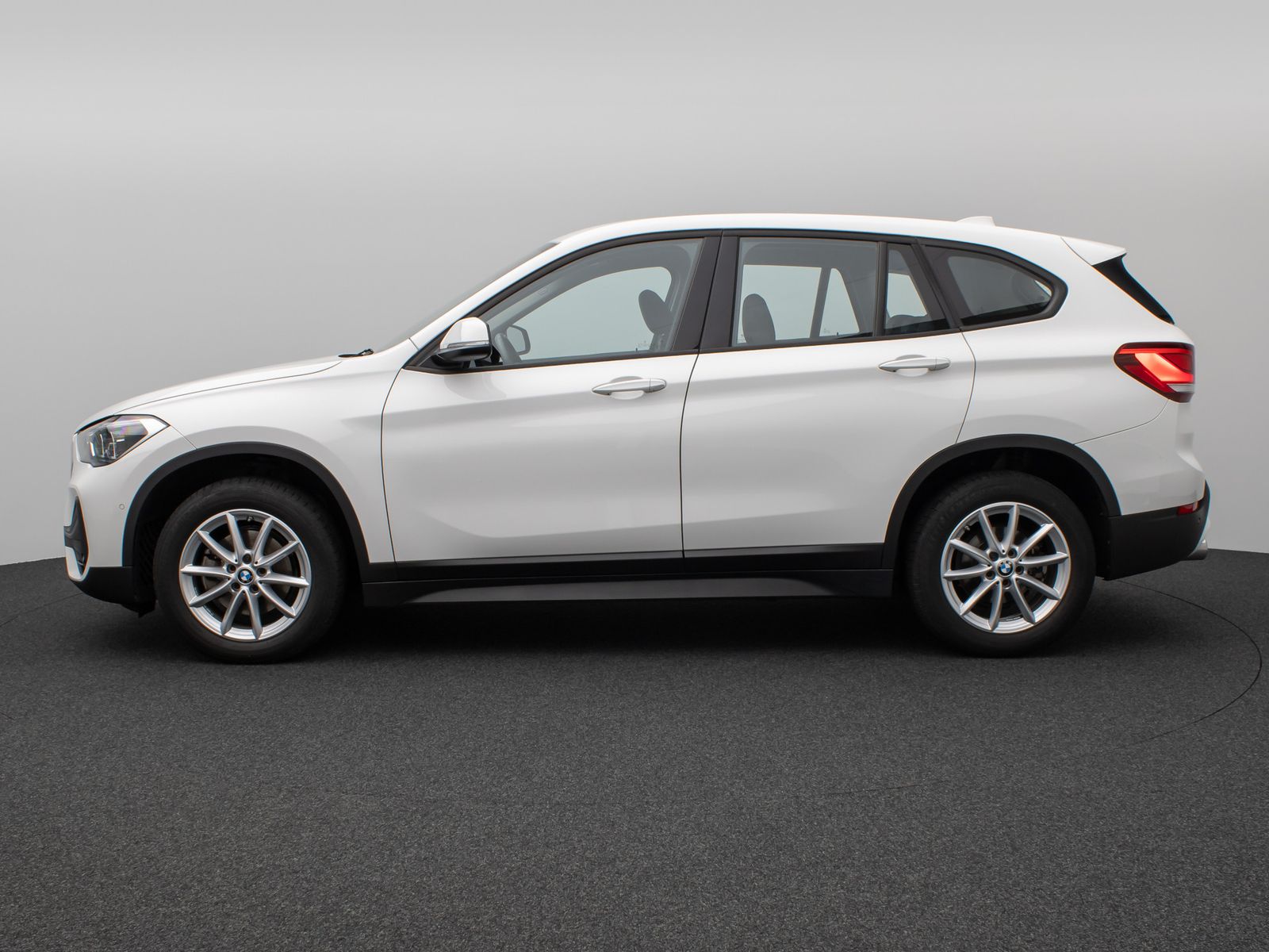Fahrzeugabbildung BMW X1 sD18i Kamera DAB Alarm LED Navi Sport Geschwi
