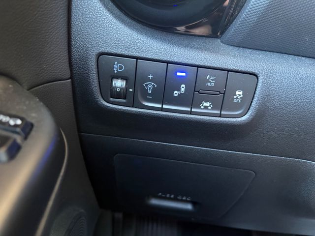 Fahrzeugabbildung Hyundai Kona Style 4WD Aut.+CarPlay+SHZ+Kamera+BT+LM