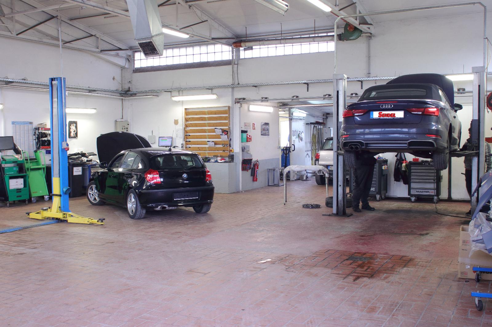 showroom-image-top