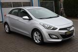 Hyundai i30 1.6 Style/TEILLEDER/PDC/TEMPOMAT/1HD/TÜV NEU - Hyundai i30 aus 2012